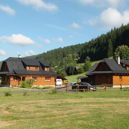 Valassky Dvur Velké Karlovice Exterior foto