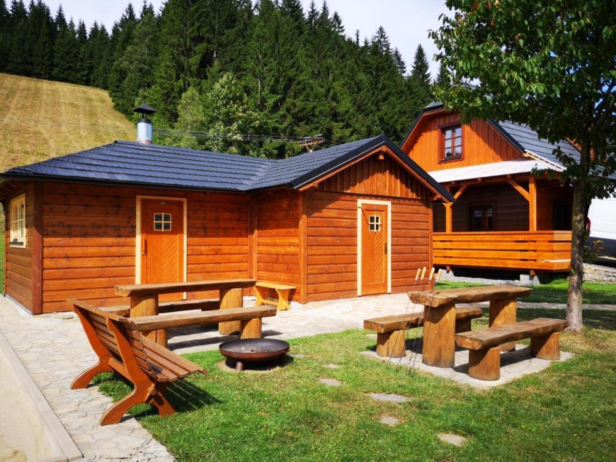Valassky Dvur Velké Karlovice Exterior foto