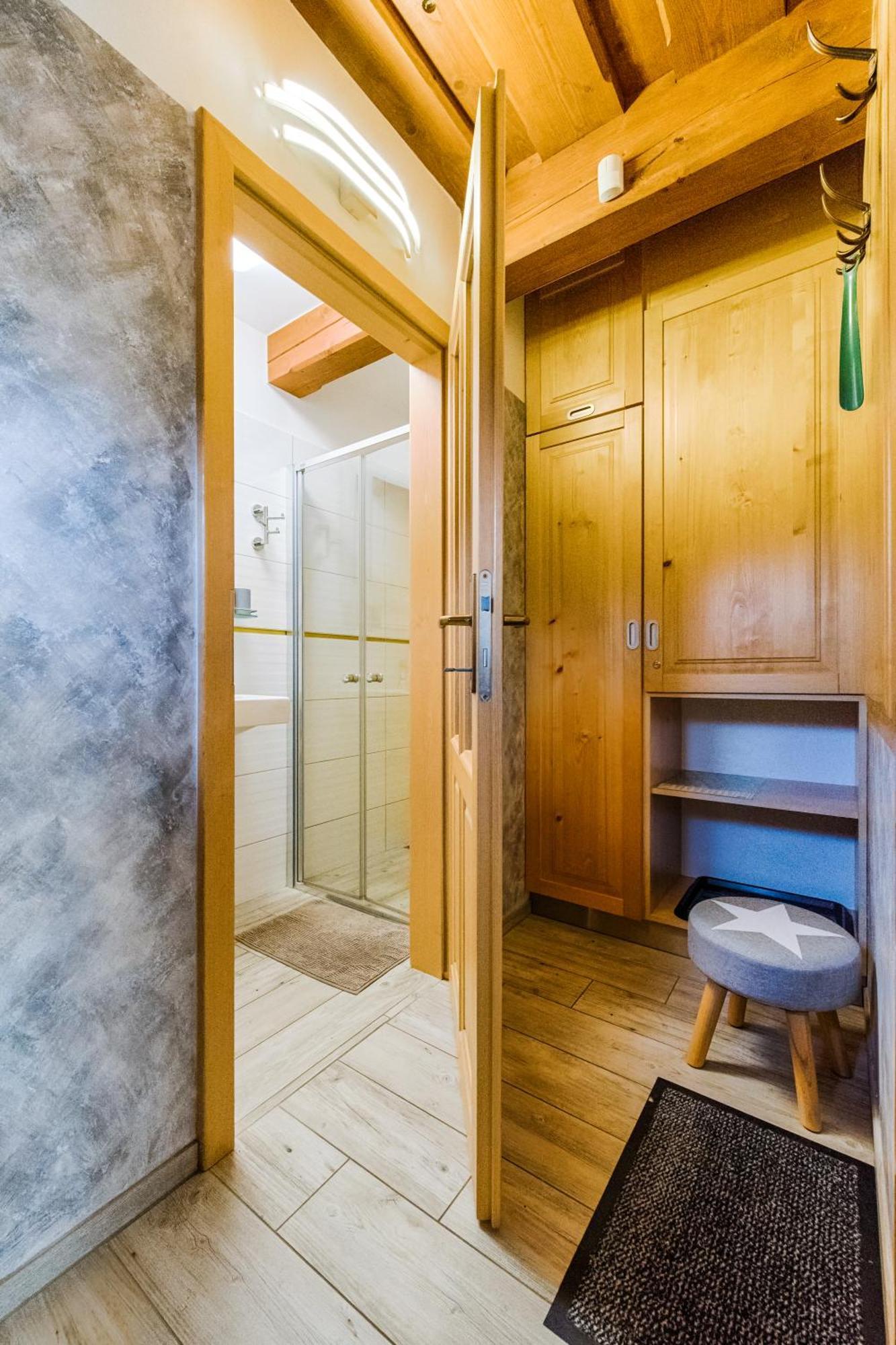 Valassky Dvur Velké Karlovice Exterior foto
