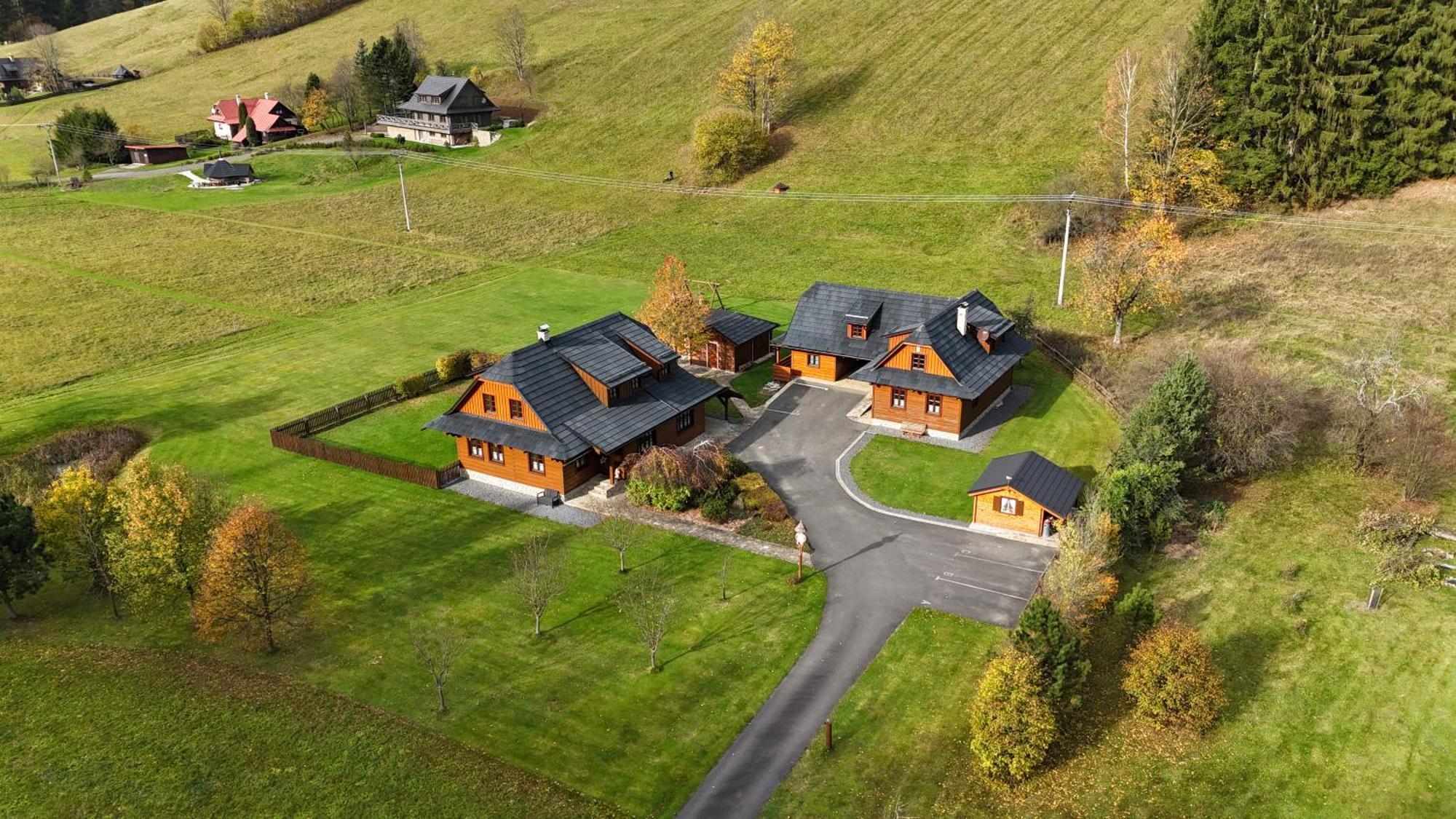 Valassky Dvur Velké Karlovice Exterior foto